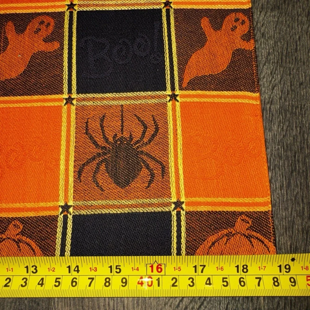 Linens&things‎ Halloween Table Mat placement Quilted Witch Spider Ghost Pumpkin